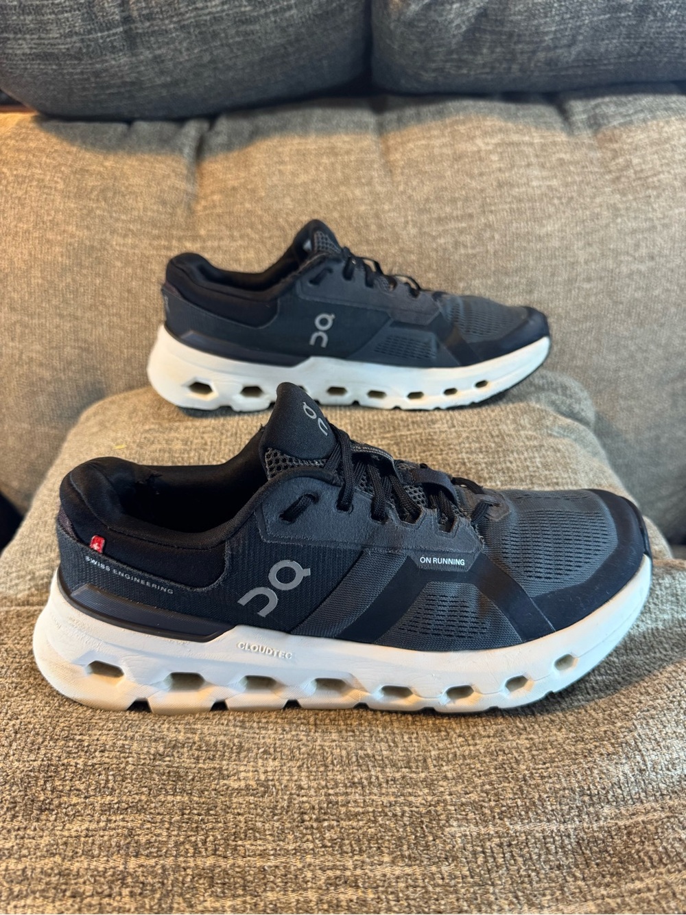 On Cloudrunner 2 Men’s running  shoes Eclipse/BlackSize 9.5